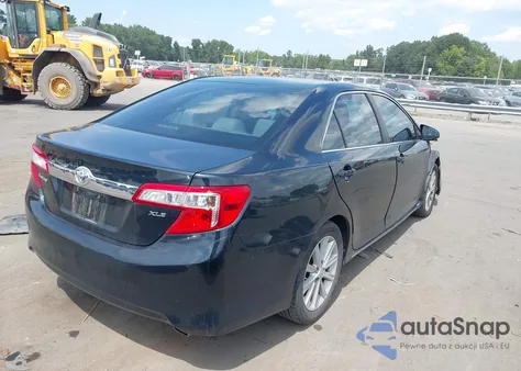 2013 Toyota Camry Xle z USA, uszkodzony, nr VIN 4T4BF1FKXDR315636